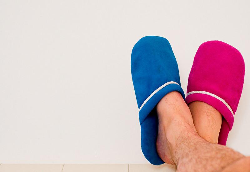 Une paire de pantoufles