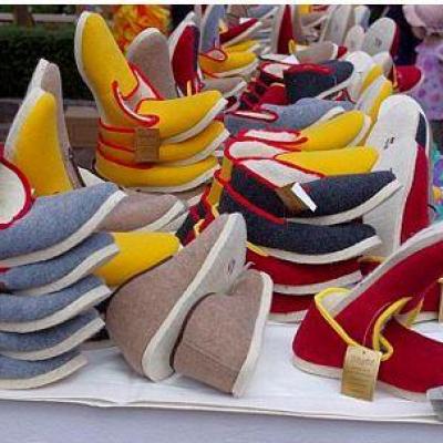 Des chaussures de style charentaise