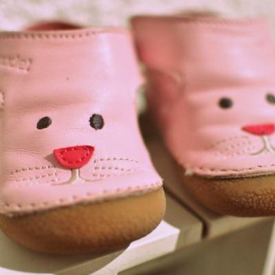 Une paire de pantoufles