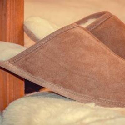 Une paire de pantoufles
