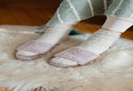 Des chaussons de style mules