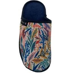 Une mule imprimée à motifs